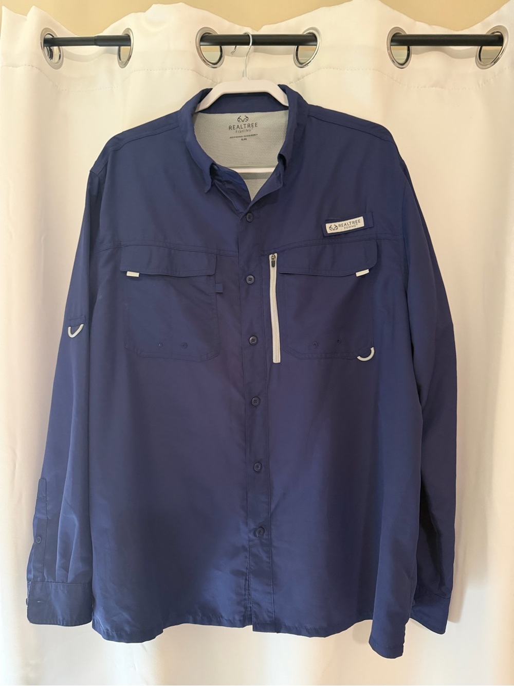 Realtree Men's Navy Blue Long-Sleeve Performance Button-Down Shirt